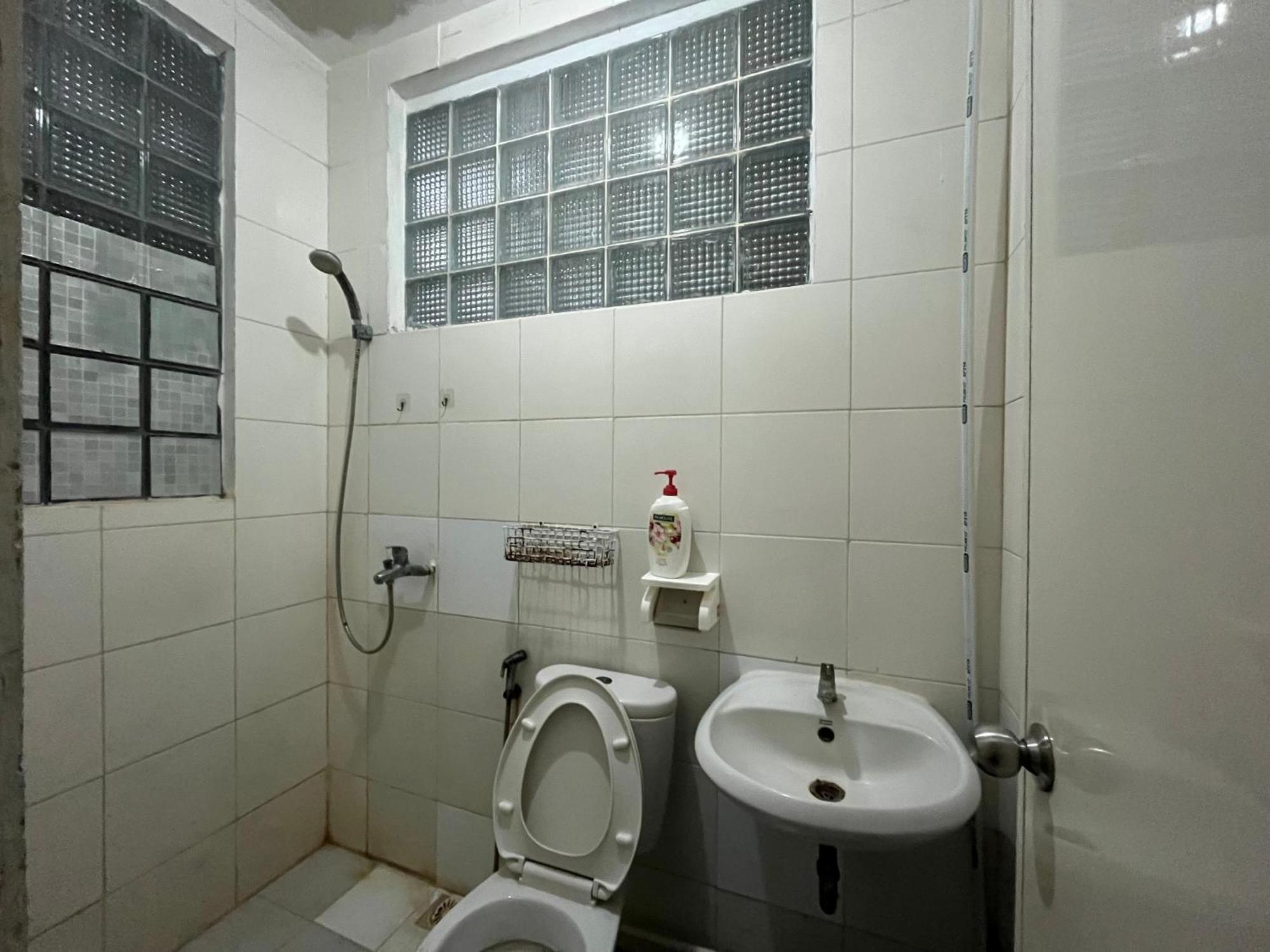 Spot On 94142 Al Fatih Residence Syariah 2 جاكرتا المظهر الخارجي الصورة